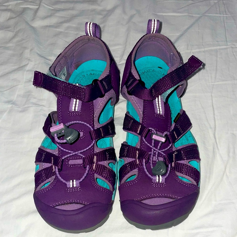 Keen Youth Newport H2 Sz 4 Adult Women Sz 6 Worn 2 times!
